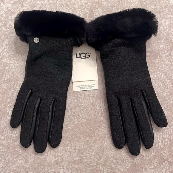Brand New UGG Wool Black Leather Shorty Touchscreen Tech Gloves Sheepskin Cuff - Picture 1 of 16